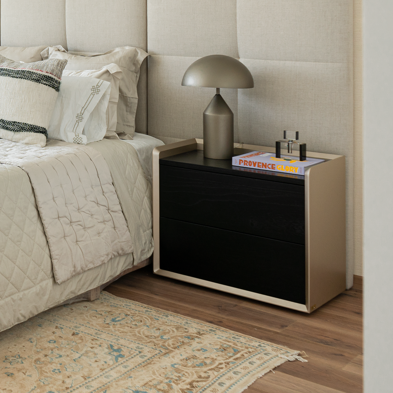 MESA DE NOCHE SOUL CABECERA PANEL BELLE BANCO CHAMONIX MDN SOUL LUMINARIA CUPULA Open House