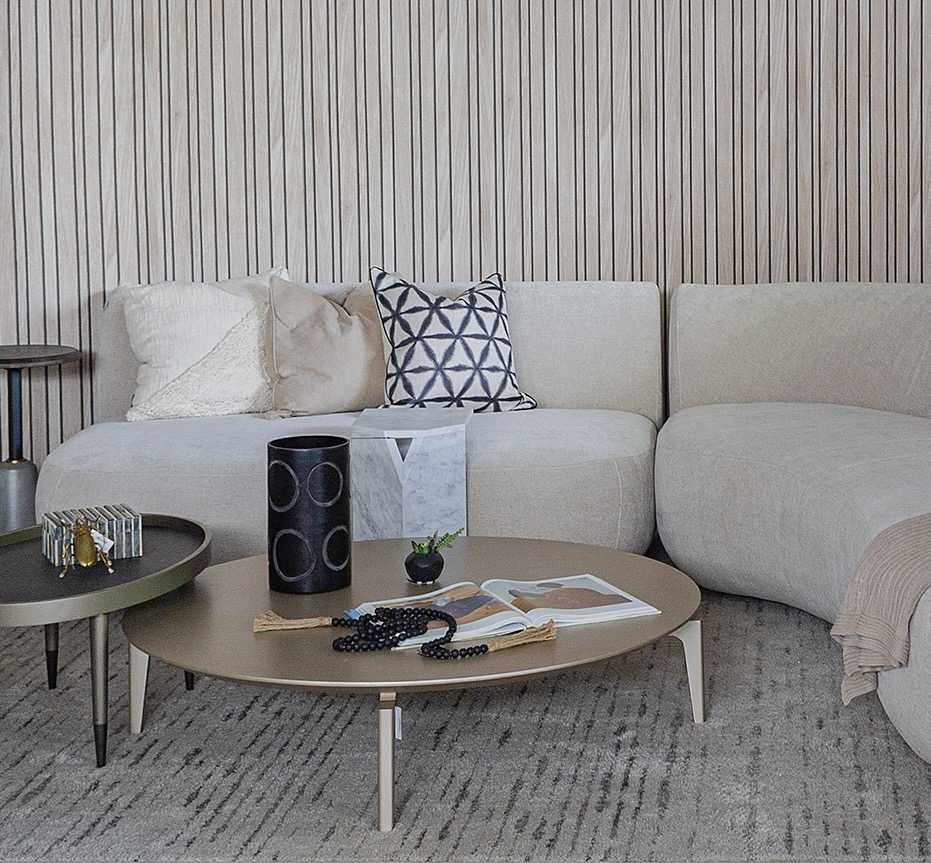 SOFA SECCIONAL HADID + CENTRO BONNY MT54 + LATERAL SAARINEN SOFA SECCIONAL HADID CENTRO BONNY MT54 LATERAL SAARINEN