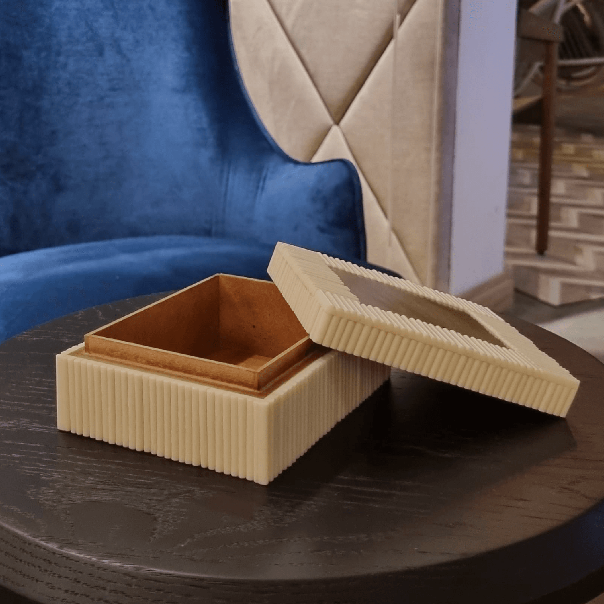 Fichas de Hueso Blanco y Caja de Laton