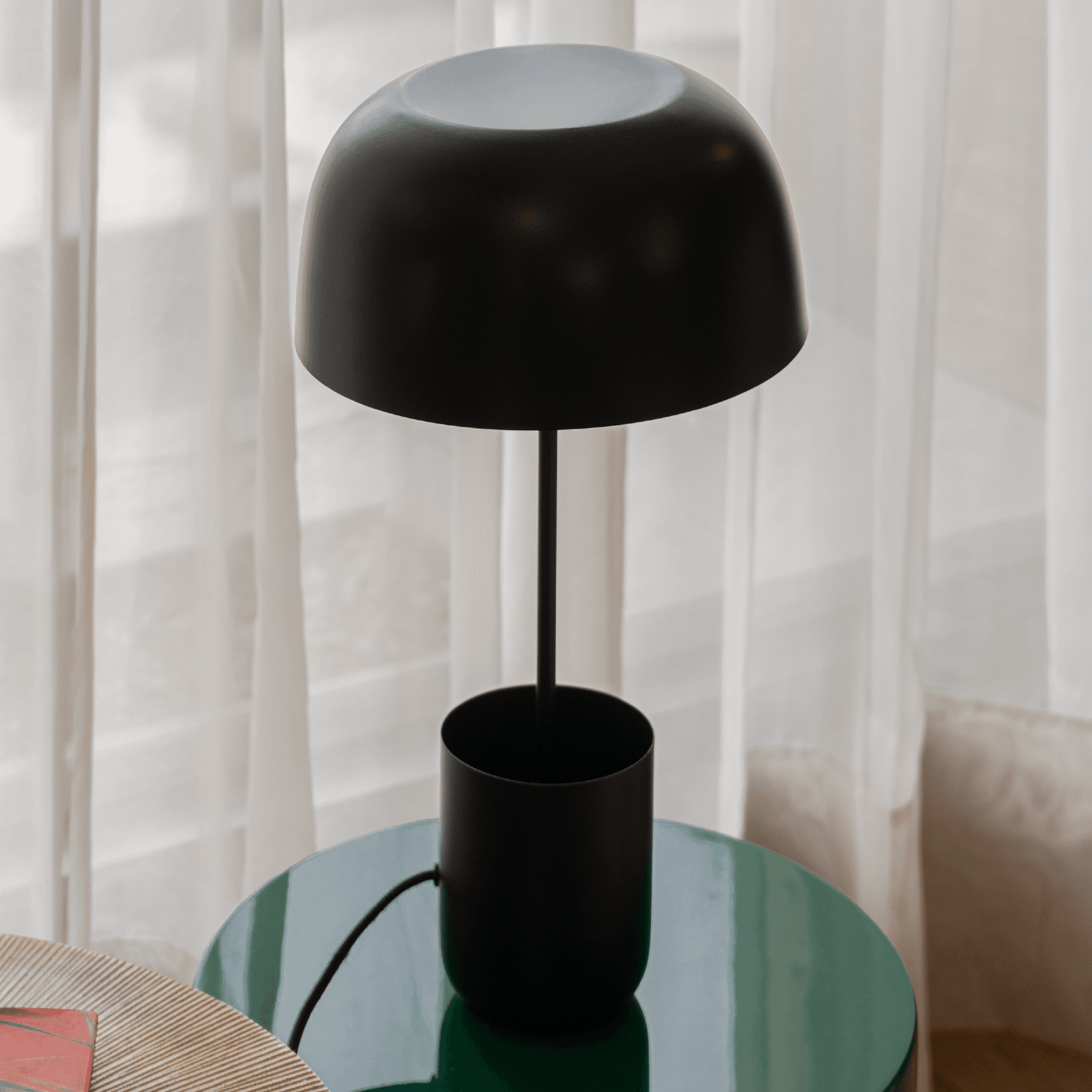 Luminaria Desk Negro Mate