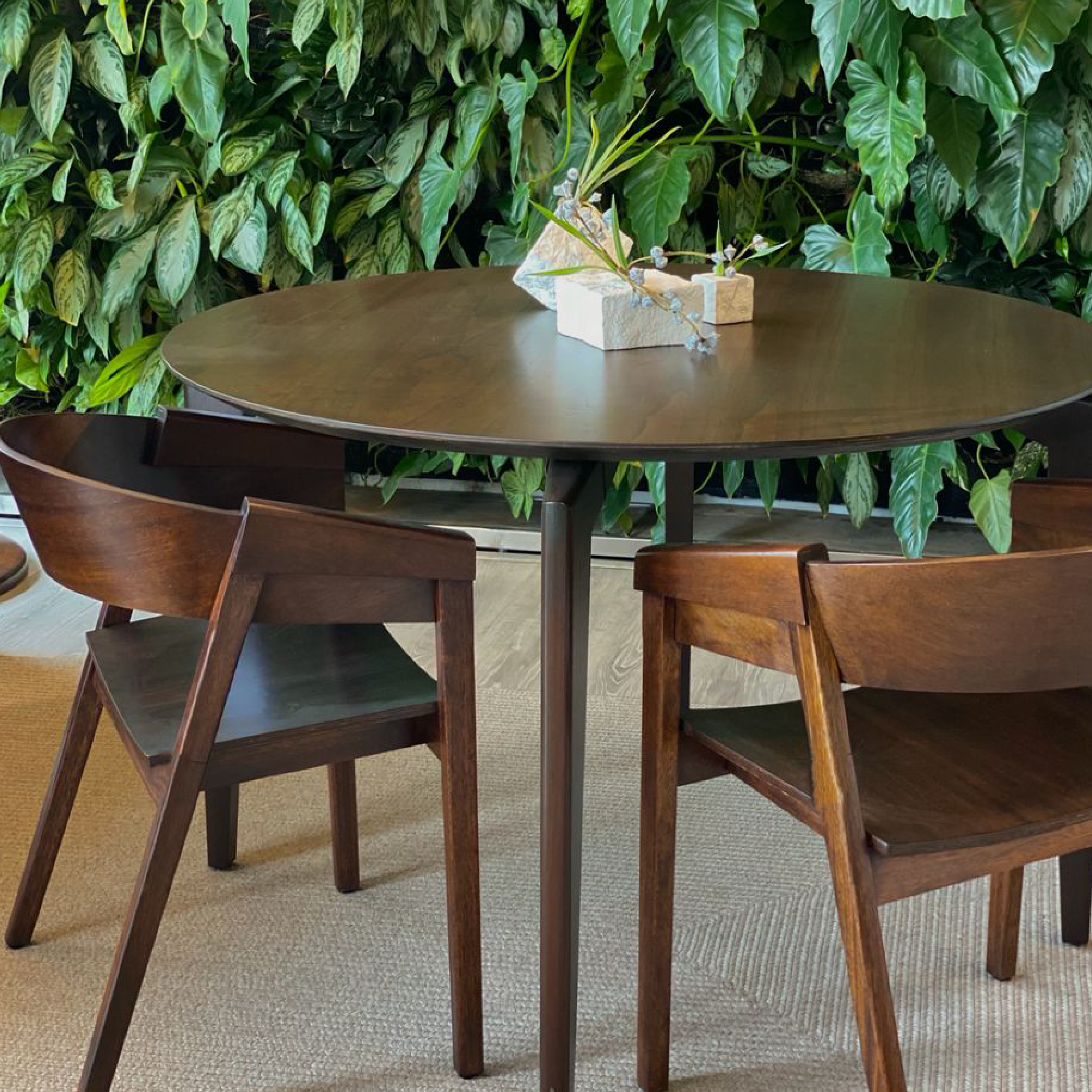 Mesa de Comedor Bug