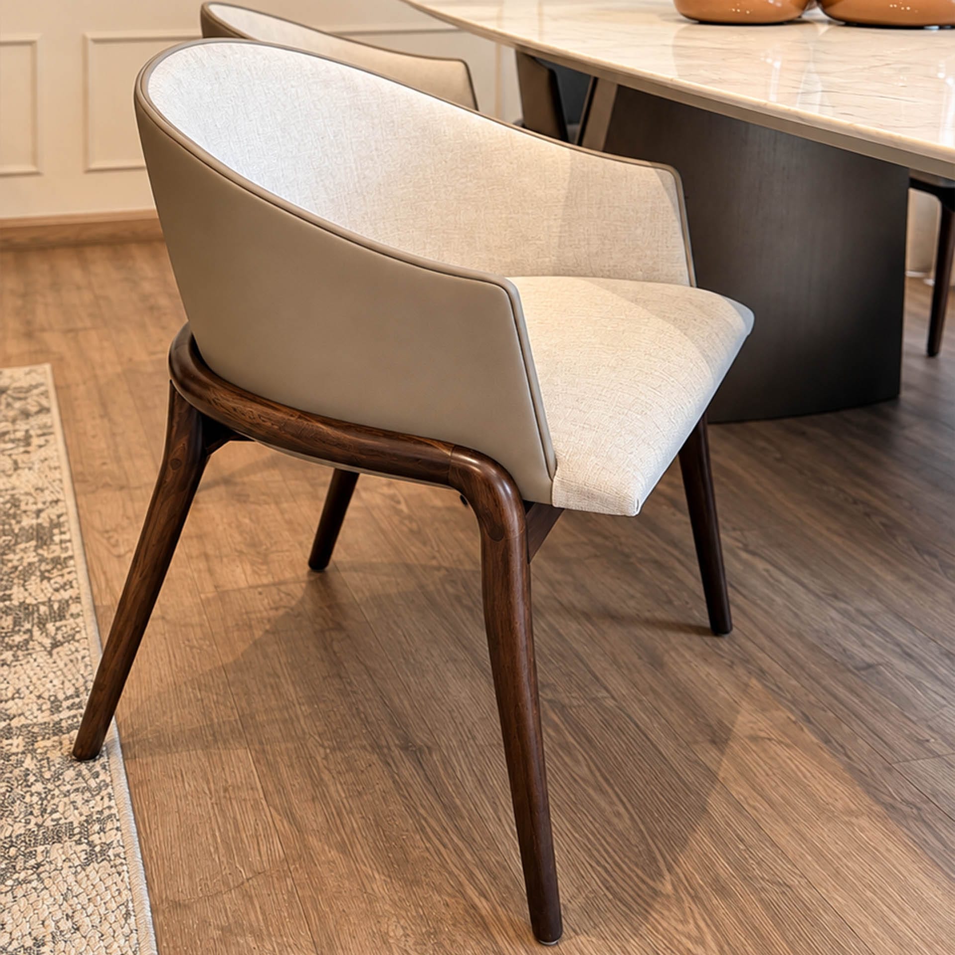 Silla de Comedor Brun 1 Silla de Comedor Brun - Imagen 1